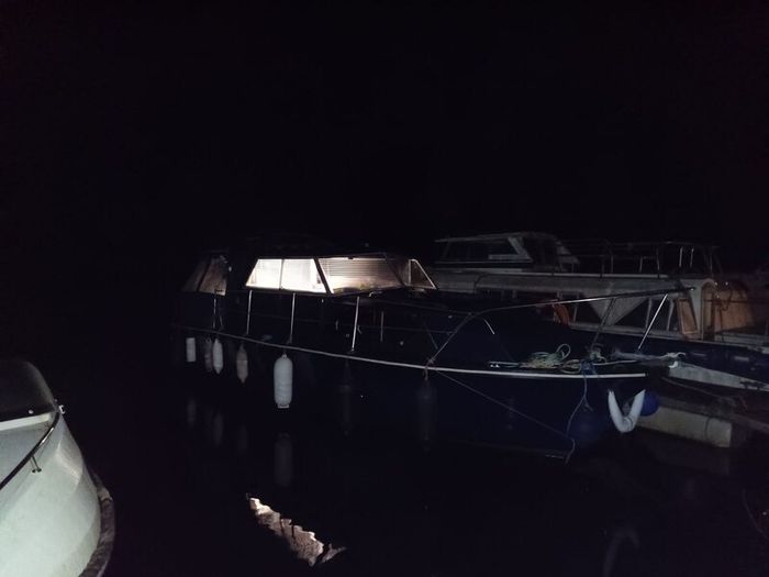 Boat, cruiser 28 ft