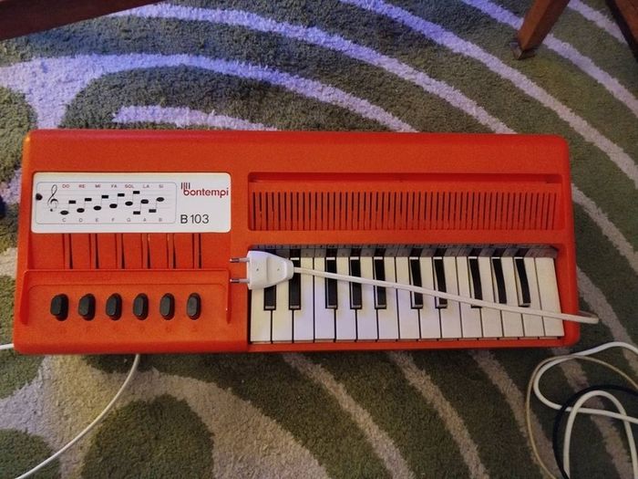 Bontempi B103 vintage fan / chord organ keyboard - BROKEN