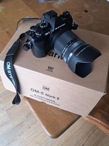 Mirrorless Camera and lens