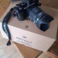 Mirrorless Camera and lens