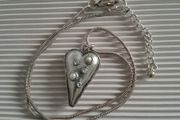 NECKLACE - Silvertone  - Heart - Pendant