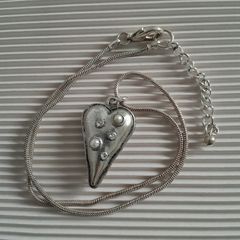 NECKLACE - Silvertone  - Heart - Pendant