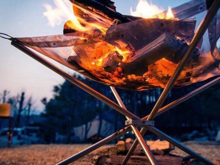 Portable Fire Pit Outdoor 16.5 Inch, Collapsing Steel Mesh Camping Fire Pit, Folding Legs and Carry Bag Design