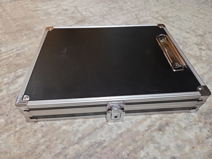 Vaultz storage box with lock