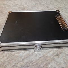 Vaultz storage box with lock