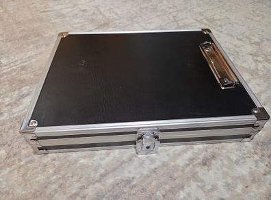 Vaultz storage box with lock