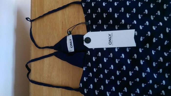 ONLY brand new stappy top