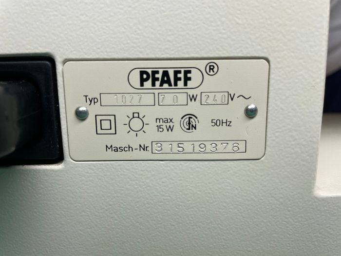 PFAFF tipmatic 1027 Heavy Duty Sewing Machine - Serviced - As New!