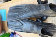 scuba siving open heel fins
