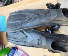 scuba siving open heel fins