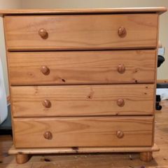 Pine Chest of drawers