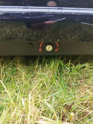 Thule Exodus 470l Roof box and bars