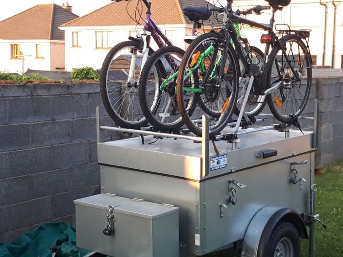 Camping trailer