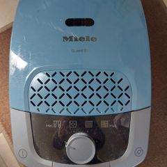 Miele Vacuum Cleaner, Model. STAFO, Type HS14, in excellent condition, works great with 4 Powerful suction settings