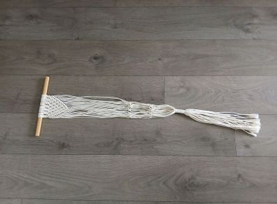Macrame plant hanger