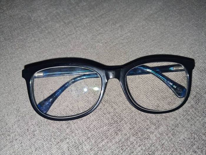 Free With Anything Bought Out Of My Ads!! - Converse Glass Frames - RRP - 130.00 - Approx - Size - Width - 140mm x Dept - 140mm - Height - 45mm