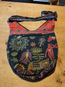 Boho canvas print bag, great condition, reds and blacks.