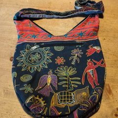 Boho canvas print bag, great condition, reds and blacks.