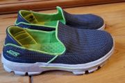Size 1 (32) Skechers