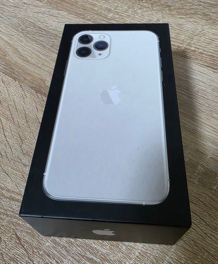 Apple iPhone 11 Pro empty box