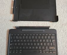 Logitech Y-B0011 Slim Combo Keyboard case for iPad Pro 10.5
