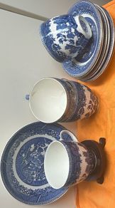60s Arklow Pottery Willow Pattern cups and saucers x7