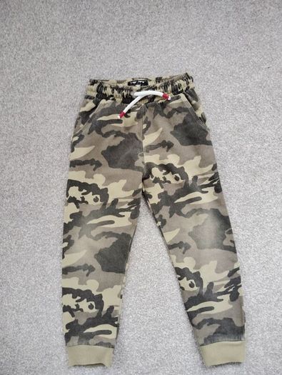 boys trousers.age 5/6