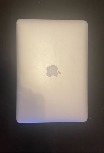 Broken 2017 MacBook Air 13-inch