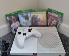 Xbox One S 500GB Bundle.
