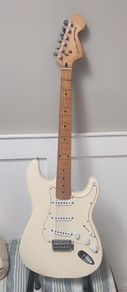 squier standard series Stratocaster