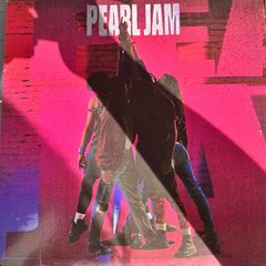 Pearl Jam 10. In vg+ condition