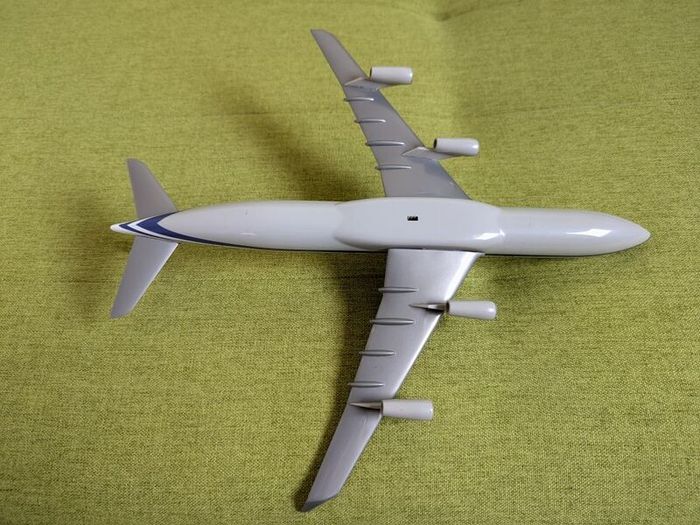 Civil Aviation Administration of China 1:200 scale model airplane, Airbus A340 aircraft