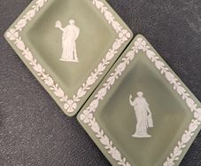 Pair of 2 Trinket dishes vintage wedgewood