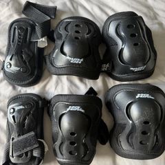 Skating knee pads