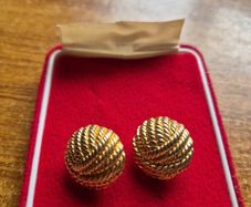 Vintage Gold Tone Earrings