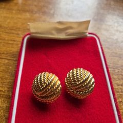 Vintage Gold Tone Earrings