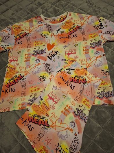 5 pairs of pajamas