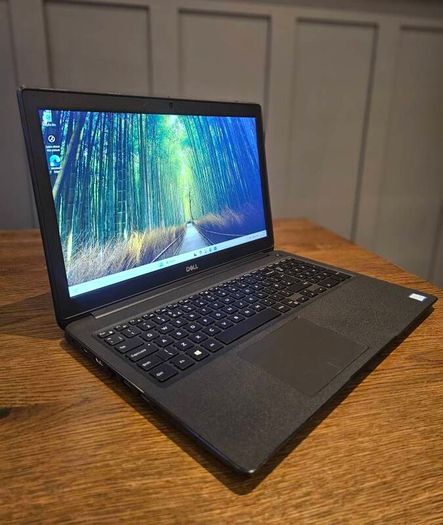 Dell Latitude 3500 Core i5-8265U | 16GB RAM | 256GB SSD | 15.6" Full HD Screen Windows 11 Pro, Backlit Keyboard