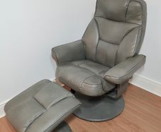 Tamio recliner with footstool