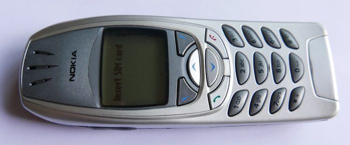Vintage Nokia 6310 and charger