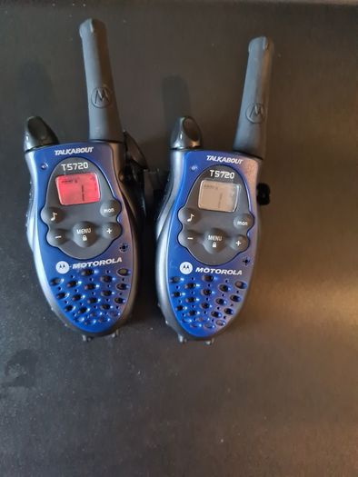 Motorola T5720 FM Walkie Talkie 2 Way Radio