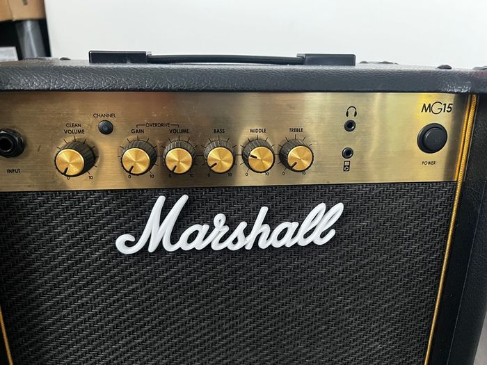 Marshall MG15
