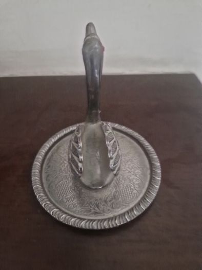 ring holder swan