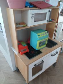 Toy kitchen
