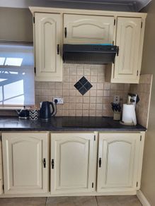 Free Kitchen Units but must Dismantle