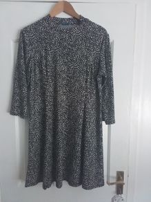 Dresses/Lightweight Summer Dresses .. 7.00euro each or Four for 20.00euro
