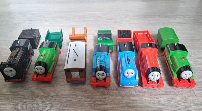 Thomas tank engine trains and tracks