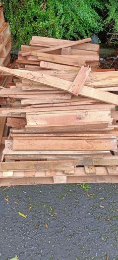 free pallets and timber