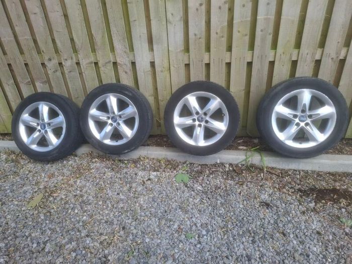 Ford alloys wheels