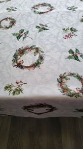 Bespoke Christmas tablecloths, runners, napkins. Made to measure